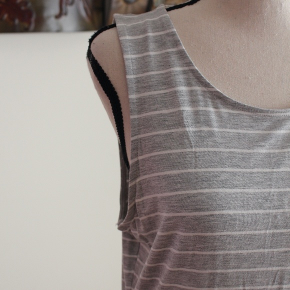 Express, sleeveless Asymmetrical hem line dress - Picture 5 of 7